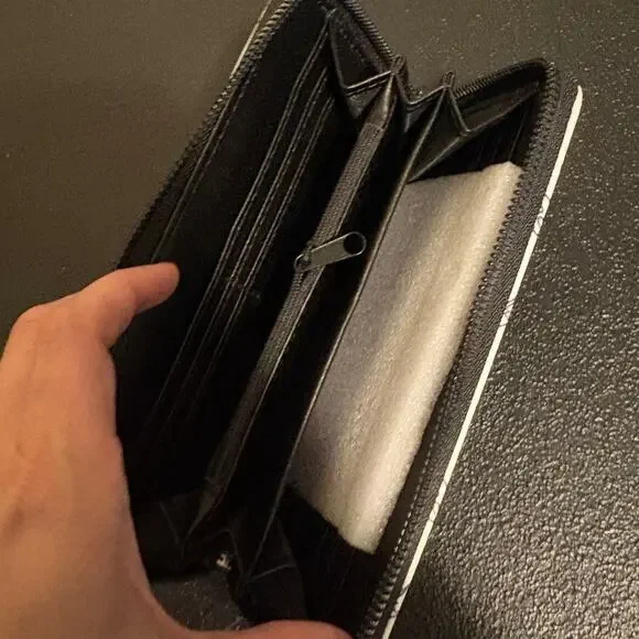 NWT Ed Hardy White & Pink "Love Kills Slowly" Baguette Bag and Wristlet Wallet S - Picture 6 of 6